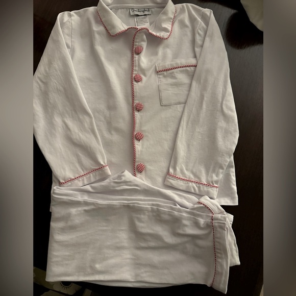Size 6 white with red/ White piping pjs 🎄 - Picture 1 of 2